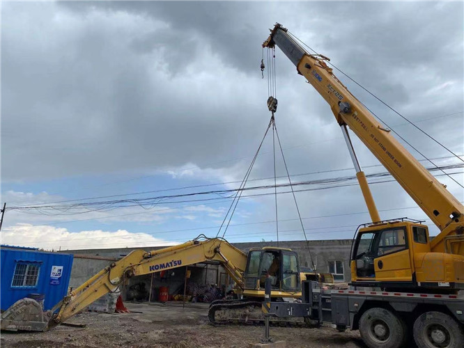 金安区25吨吊车的工作半径是多少？