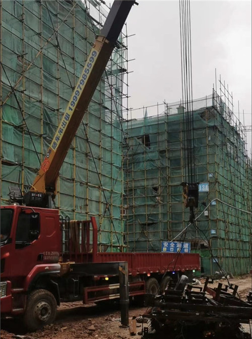 金安区“慢工细活”—— 吊车的 “微动控制” 技术